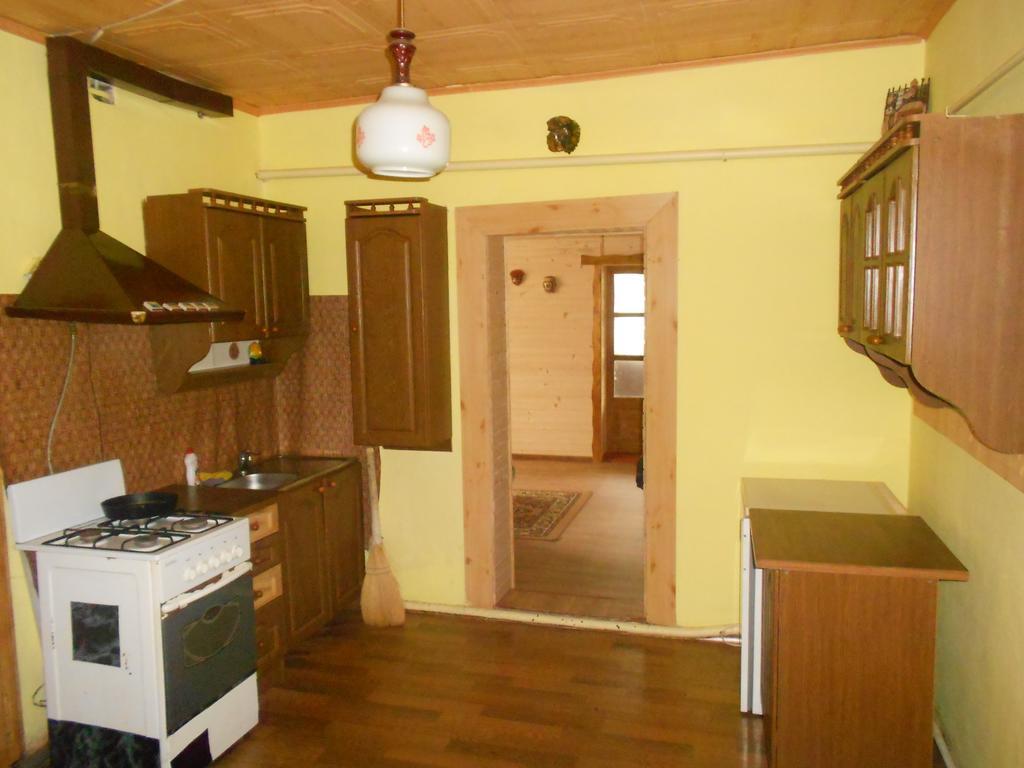 Sadyba Karpatskyi Vedmid Kosiv Exterior foto