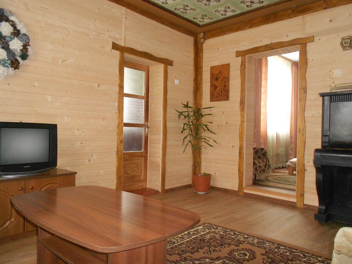 Sadyba Karpatskyi Vedmid Kosiv Exterior foto